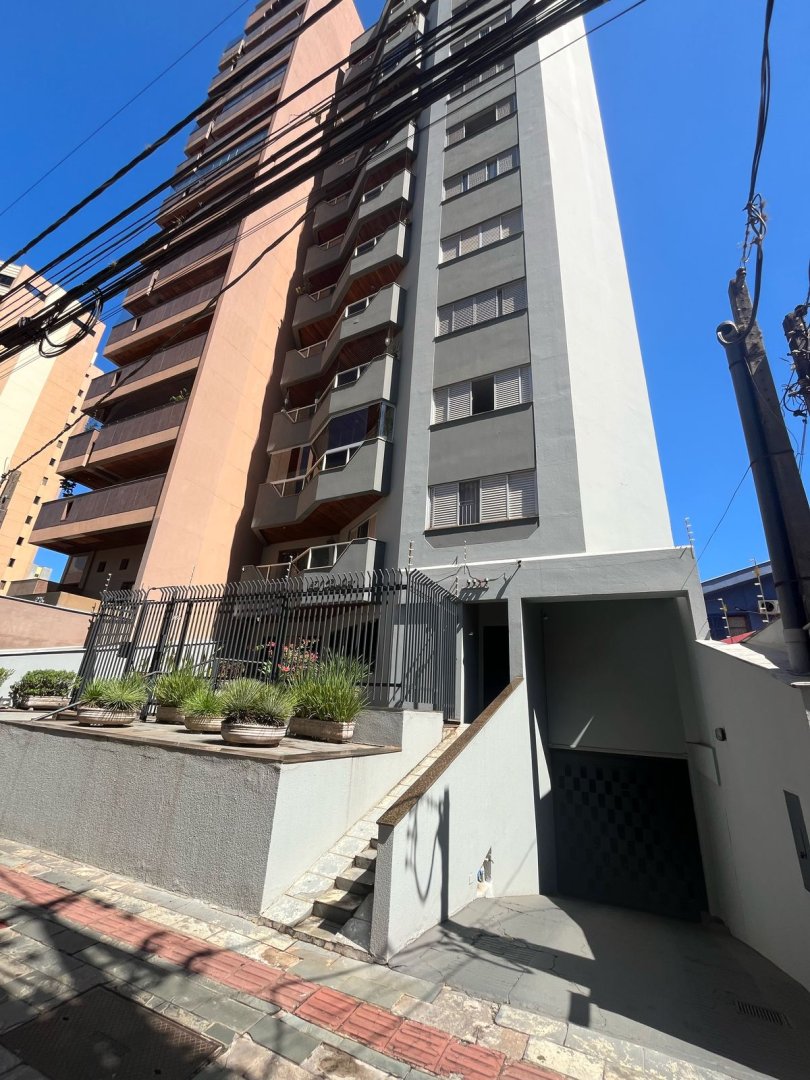 Apartamento grande bairro Jardins Londrina